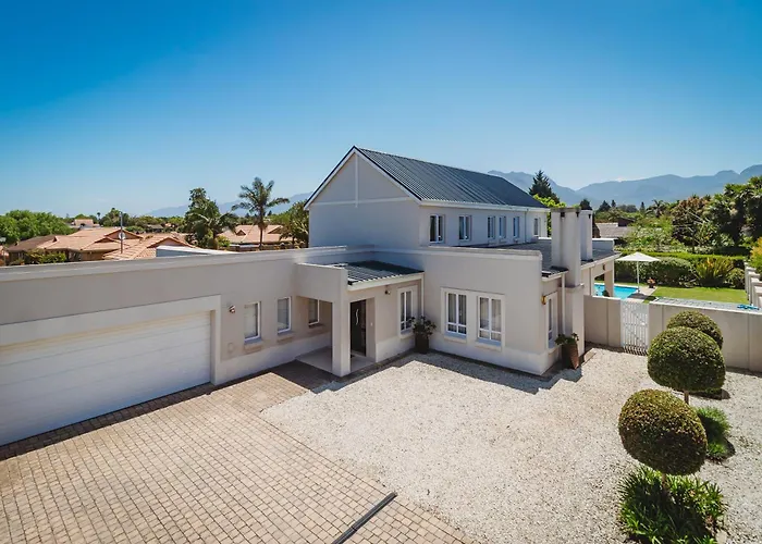 Fifty1 On Long On Kingswood Golf Estate