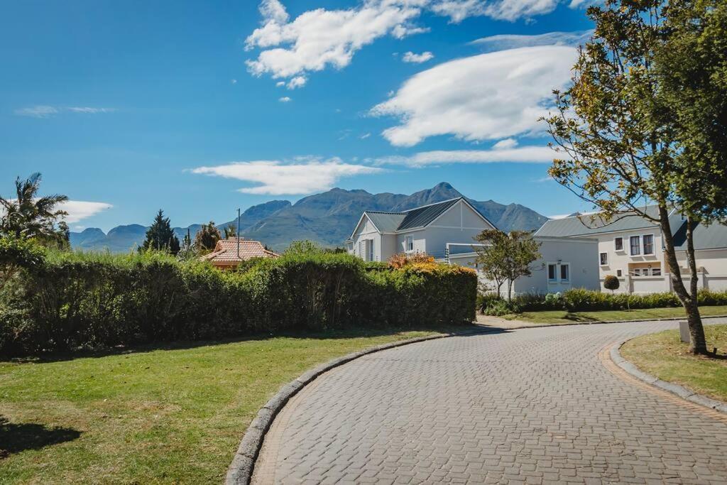 Holiday home Fifty1 On Long On Kingswood Golf Estate
