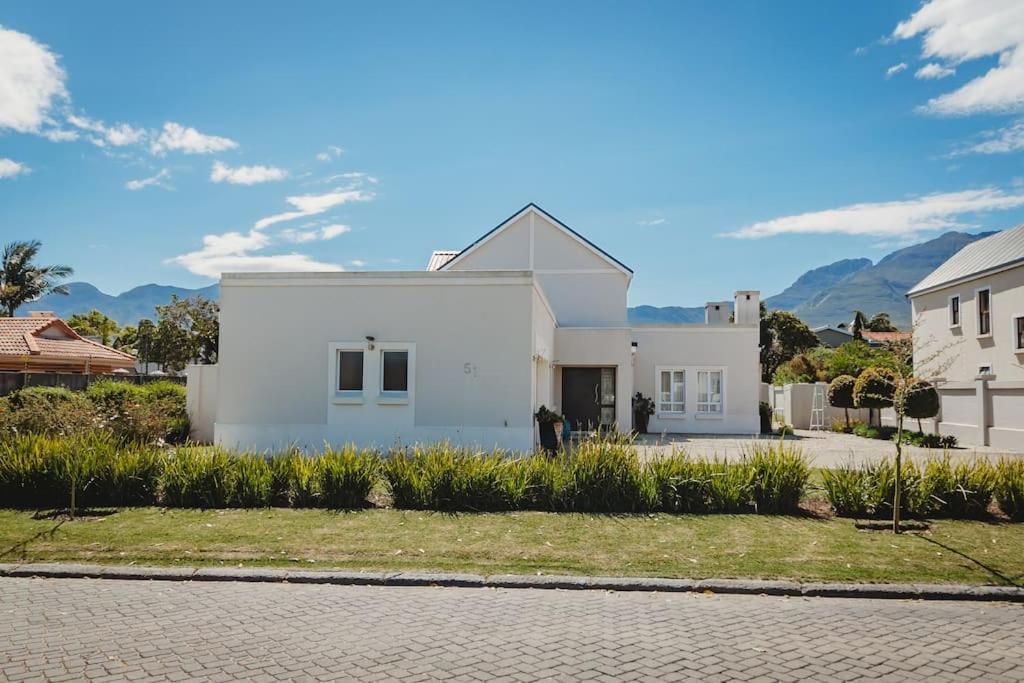 Fifty1 On Long On Kingswood Golf Estate Holiday home