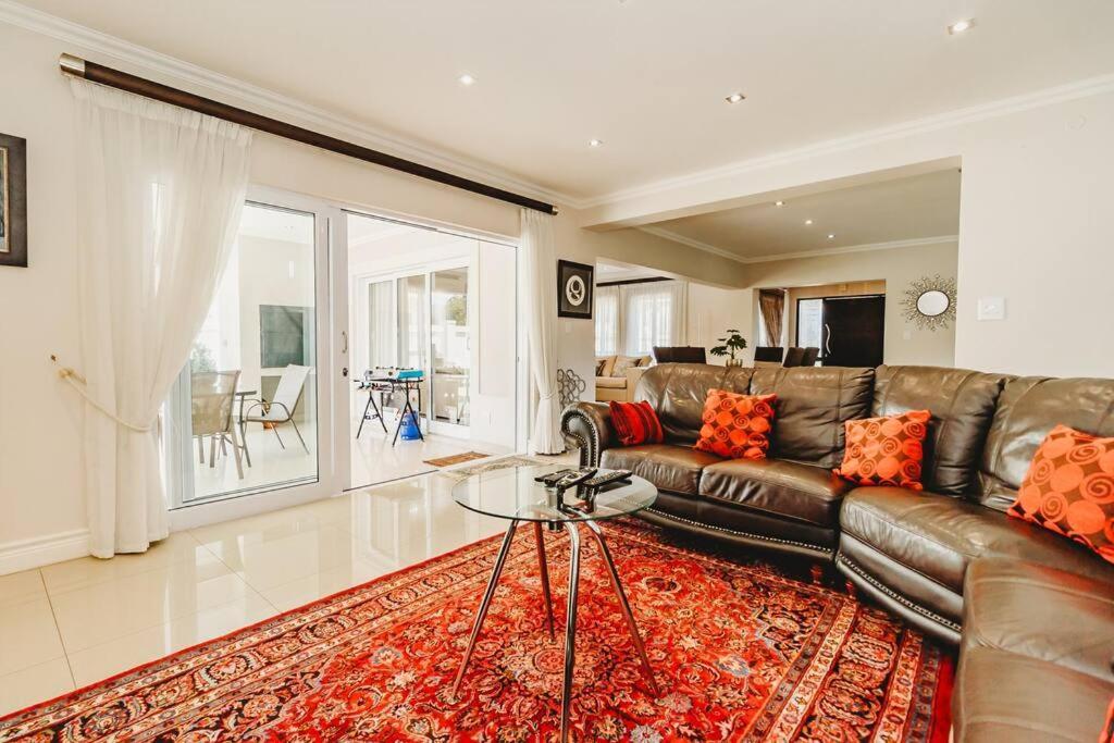 Fifty1 On Long On Kingswood Golf Estate *