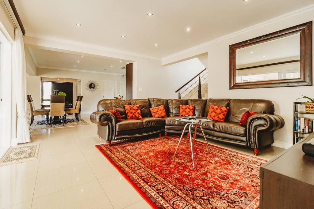 Fifty1 On Long On Kingswood Golf Estate Holiday home