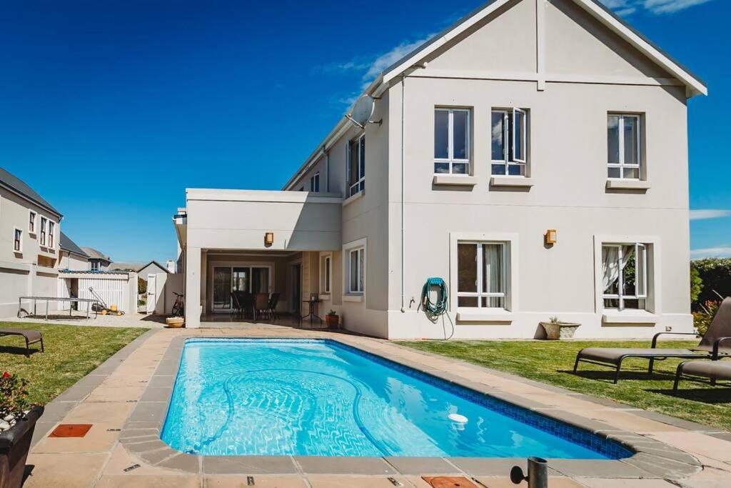 Fifty1 On Long On Kingswood Golf Estate Holiday home *