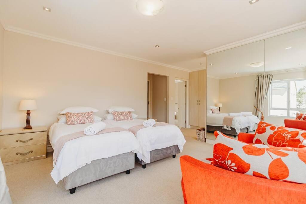 Holiday home Fifty1 On Long On Kingswood Golf Estate