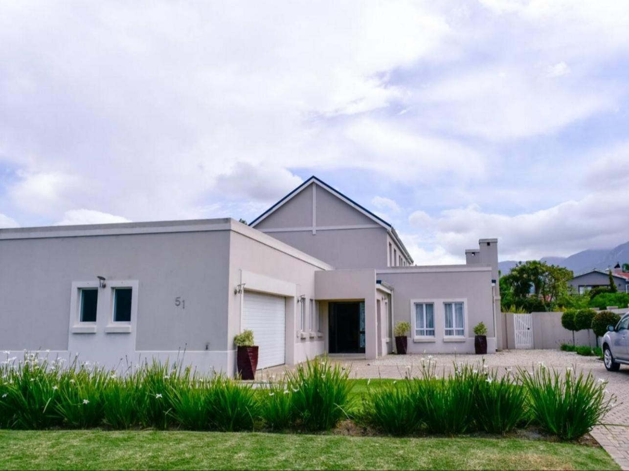 Fifty1 On Long On Kingswood Golf Estate Holiday home *