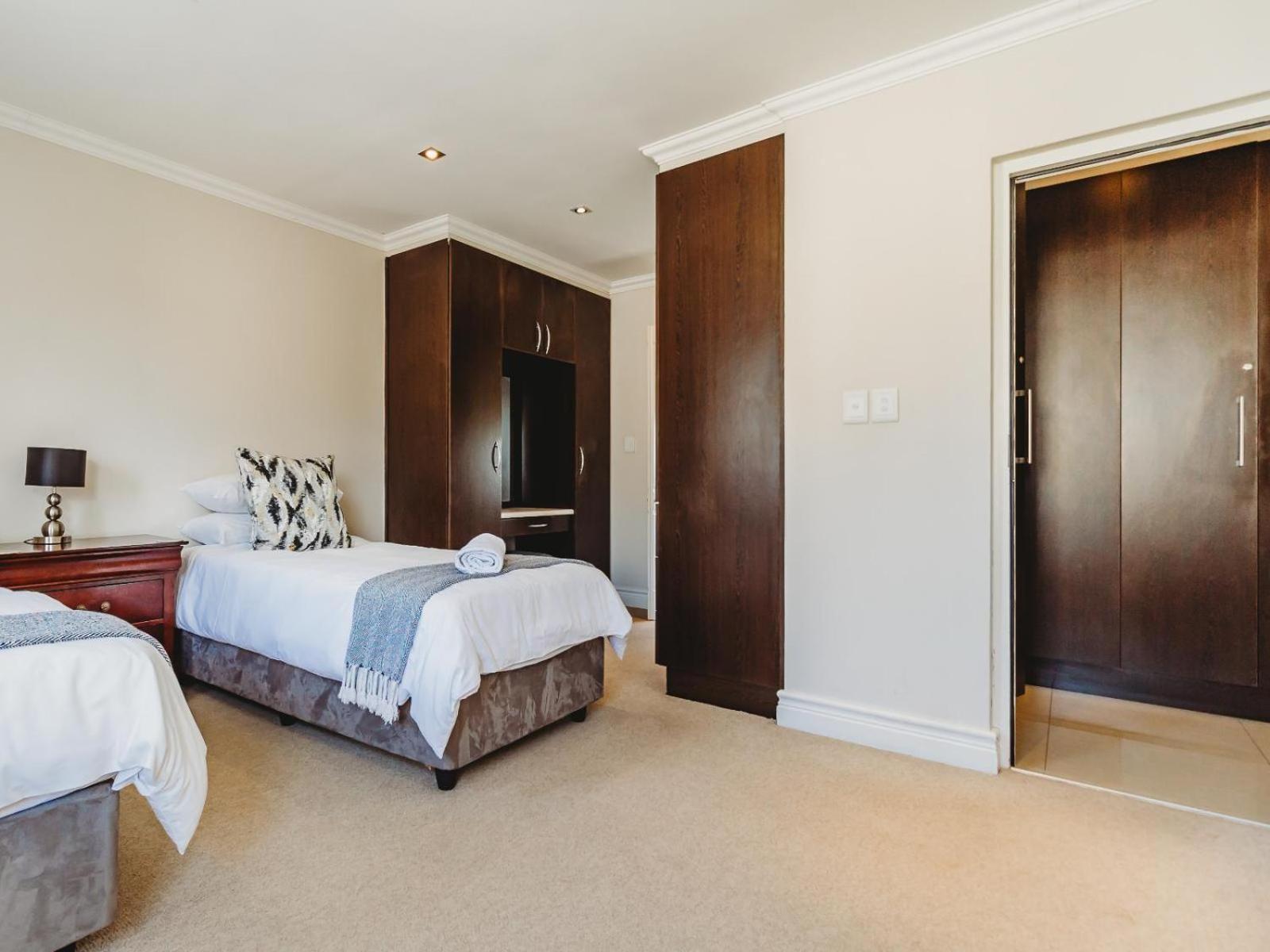 Fifty1 On Long On Kingswood Golf Estate Holiday home George