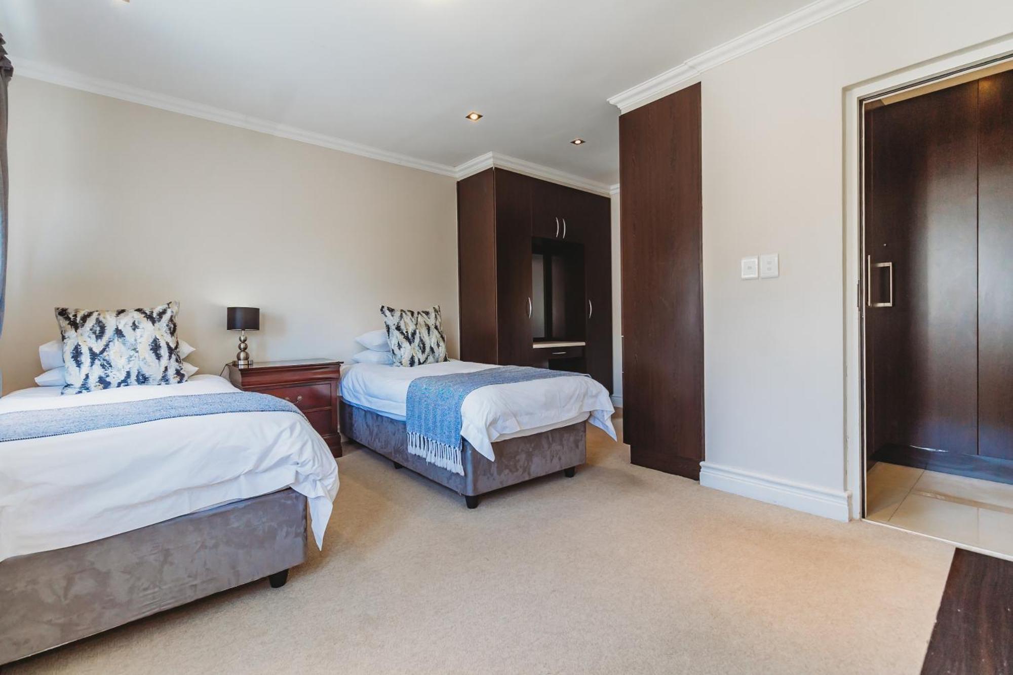 Fifty1 On Long On Kingswood Golf Estate