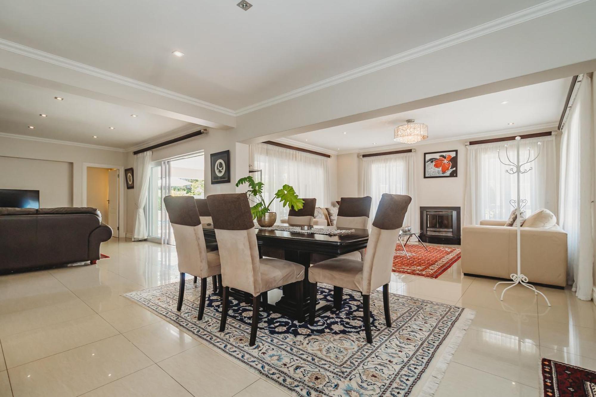 Fifty1 On Long On Kingswood Golf Estate Holiday home George