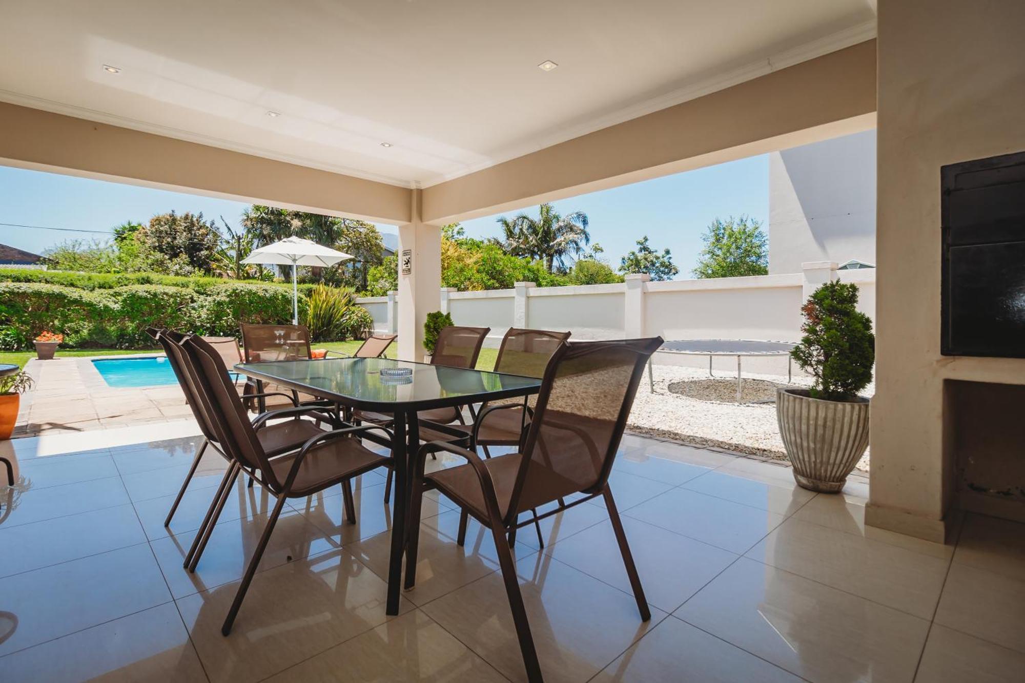 Holiday home Fifty1 On Long On Kingswood Golf Estate *