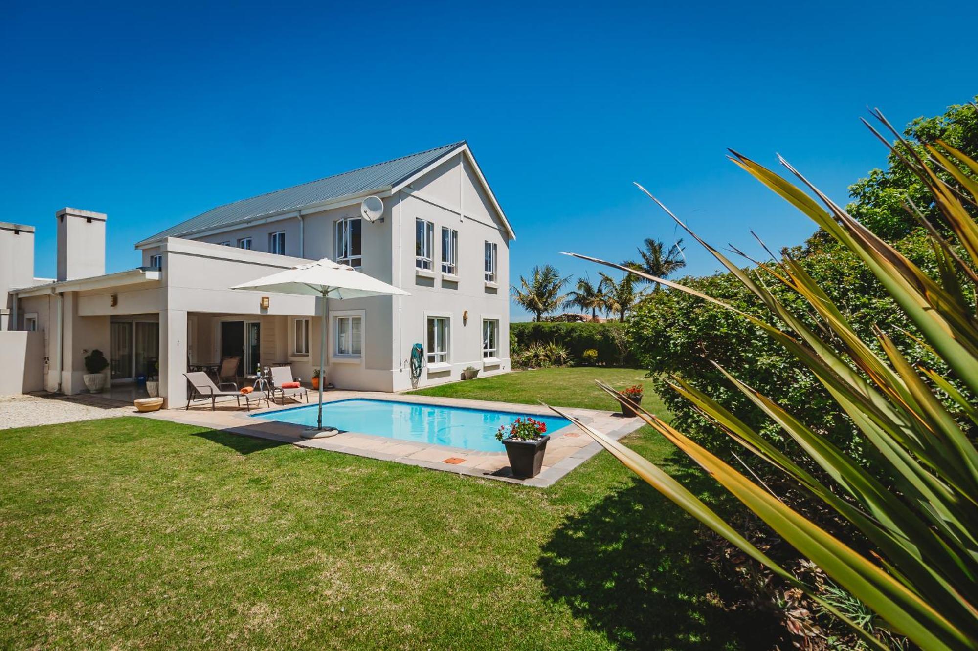 Fifty1 On Long On Kingswood Golf Estate *